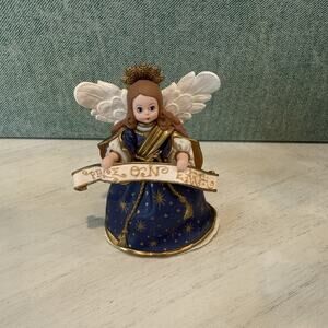 Hallmark Madame Alexander Holiday Angels Series #2 Angel of the Nativity 1997